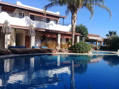 Uzhan Otel